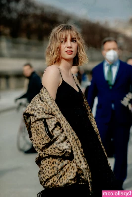 Maya Hawke [ maya-hawke ] - You will do anything to earn my big tits