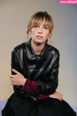 Maya Hawke [ maya-hawke ] - previews part 1