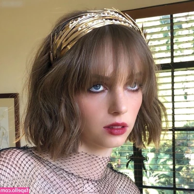 Maya Hawke [ maya-hawke ] - ✨ Greetings, lover of luxurious and lush forms 🥰 How about