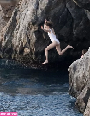 Maya Hawke [ maya-hawke ] - You’ve seen this one in a recent sexy play video… I love the
