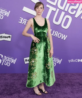 Maya Hawke [ maya-hawke ] - Best times to post on social media