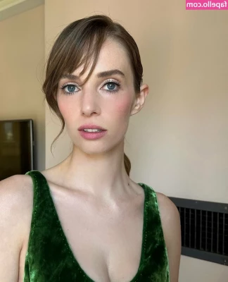 Maya Hawke [ maya-hawke ] - Start your day with my cum covered titties 😈