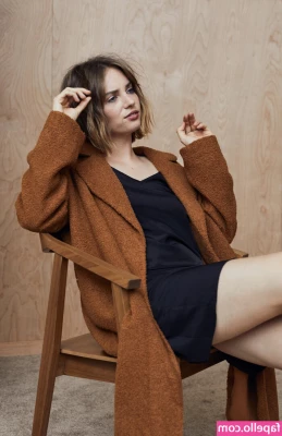 Maya Hawke [ maya-hawke ] - Like a unicorn
