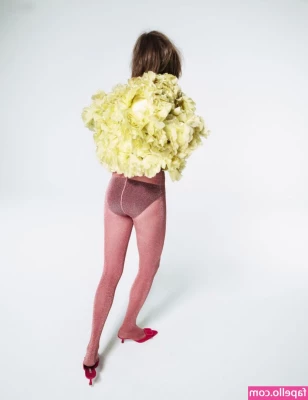 Maya Hawke [ maya-hawke ] - Máš radši oholené kundičky