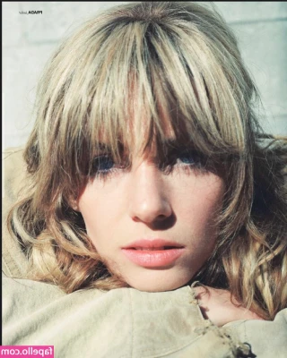 Maya Hawke [ maya-hawke ] - Bus that pussy open