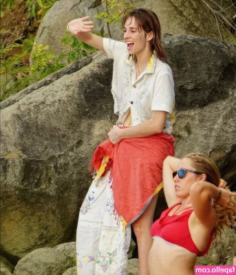 Maya Hawke [ maya-hawke ] - ok but waking up to this would be pretty fucking good 🤤