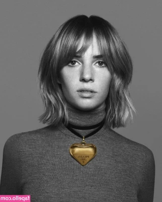 Maya Hawke [ maya-hawke ] - Coucou tout le monde   En ce moment je suis d humeur joueuse  je