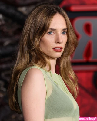 Maya Hawke [ maya-hawke ] - Cum Outside n Play! ☀️🌳🍊👣