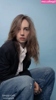 Maya Hawke [ maya-hawke ] - which toy should i use today