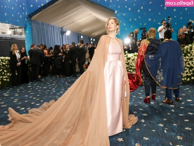 Maya Hawke [ maya-hawke ] - We stacked it for you baby😘