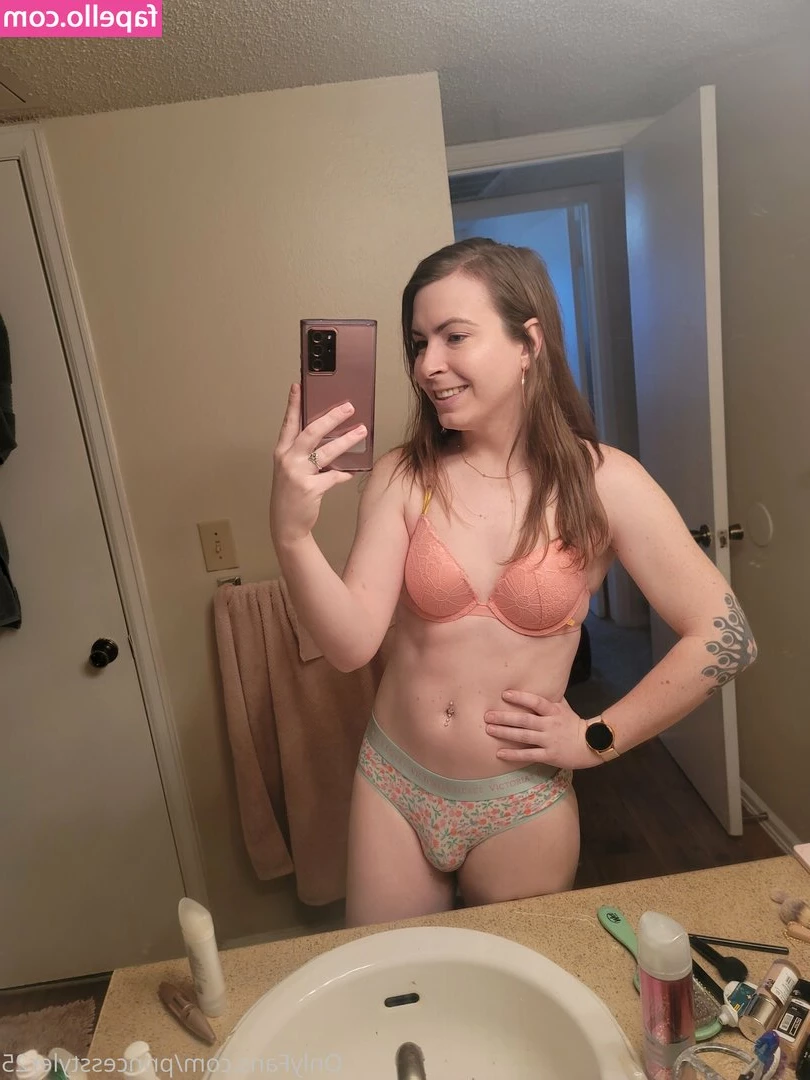 princesstyler25 - This is what happens when I can't squirt for too long, I squirt all