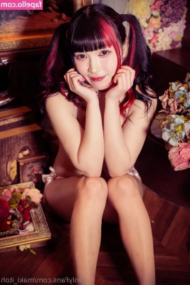 Maki Itoh [ maki-itoh ] - Dick dance 🕺