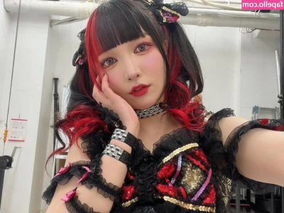 Maki Itoh [ maki-itoh ] - Sometimes you just gotta treat yourself to a little fun and take care