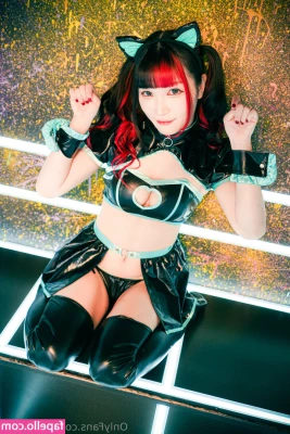 Maki Itoh [ maki-itoh ] - Lick the fur off my feet  I want you to cough up a hair ball