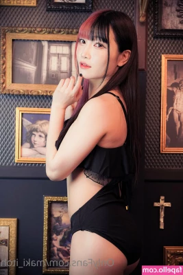 Maki Itoh [ maki-itoh ] - Leave my juices on ya tshirt