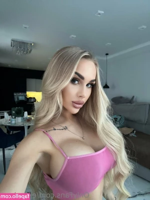 Elissabest - Guys I need a sugar daddy that I can trust   I m taking applications