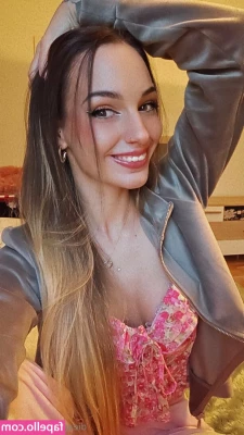 dieanetami - Take it off! take it off! Livestream later today :)