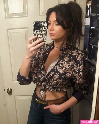 Theoreticalresearch - You like my bikini bb?🦋