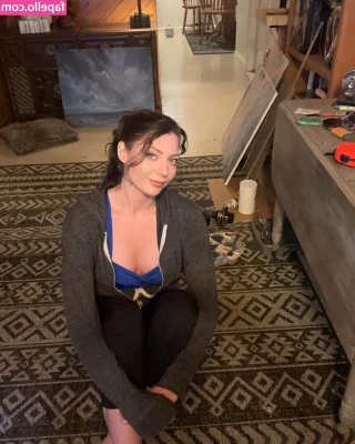Theoreticalresearch - Literally the only wholesome gif I have from this clip, all the