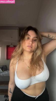 Annalexxx - Who’s gonna eat me out? 😛
