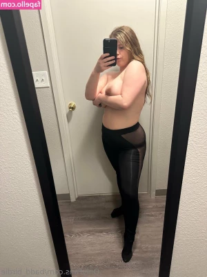 badd_birdie [ badd-birdie ] - My soles need a massage come give it to me