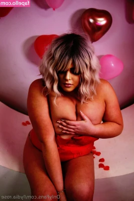 blackcherry501free - squishy thighs