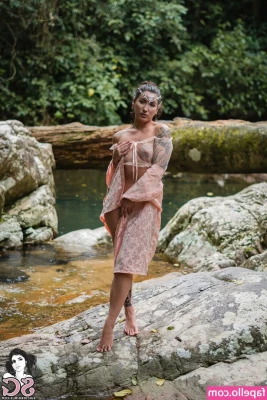 Acamicarol - the perfect tan babe