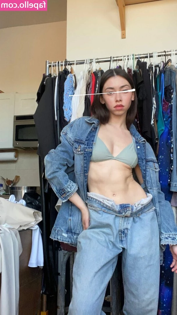 baileeehenderson - I'm going to show you the masturbation video I just took yesterday