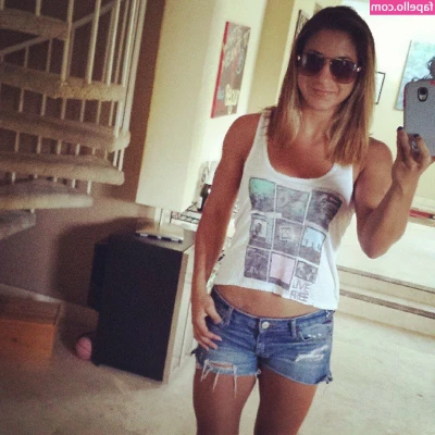 Tecia Pennington [ tecia-pennington ] - Do you like this image of me? Who do you think I am? 🥰😉😉