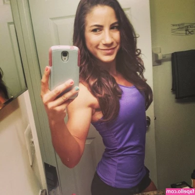 Tecia Pennington [ tecia-pennington ] - Come swim with me