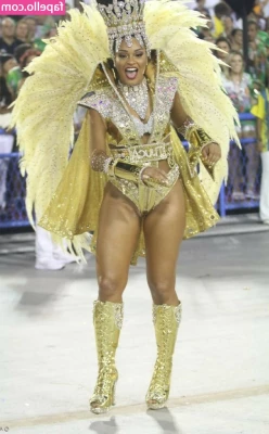 Juliana Alves [ juliana-alves ] - Happy Mack Monday baby