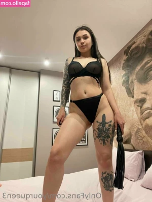 yourqueen3 - Who likes some  freeze fetish  I shot this with  mistressnicci as one