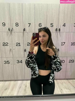 yourqueen3 - See you on my private page Babe  nikkidnubian