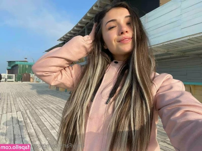 yourqueen3 - You wake up and walk out to find me in the kitchen cooking you