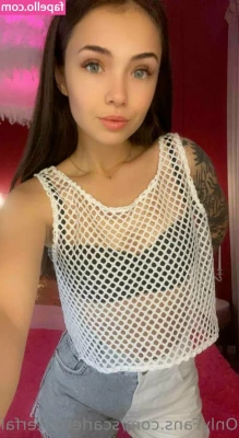 yourqueen3 - This little elf worked her booty off this christmas   so now begins