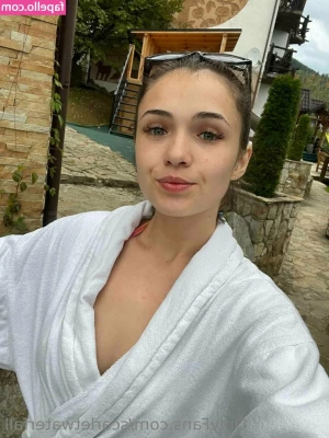 yourqueen3 - He played with my hole and made me cum 🥵 @michal.hemingway