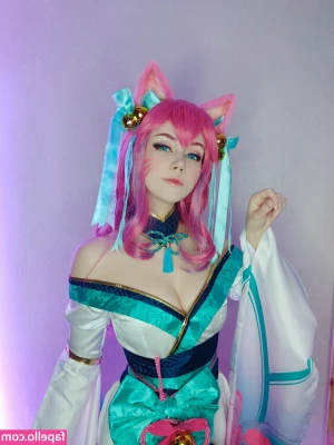 Anastasia Komori [ anastasia-komori ] - We can always do a bit more than snuggle