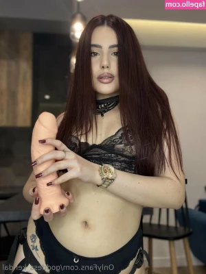 goddess_kendal [ goddess-kendal ] - Should I go live guys?