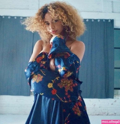Crystal Westbrooks [ crystal-westbrooks ] - Colourful