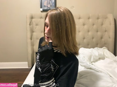 femboycherryblossom - Does red look good on me  please tell me
