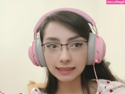 Uwumi - do you like my pussy better hairy or shaved into my landing strip?