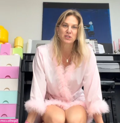 Marlingyoga - Chunky in lavender and checking myself out from a few angles  Enjoy