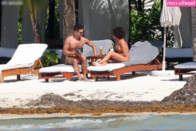 Sarah Hyland [ sarah-hyland ] - how’s everyone’s afternoon? i’ve been topless all day and