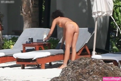Sarah Hyland [ sarah-hyland ] - 35 minute size queen vid done today! ☺️ Went from 3 inches to 13
