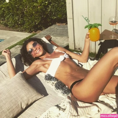 Sarah Hyland [ sarah-hyland ] - Juntos