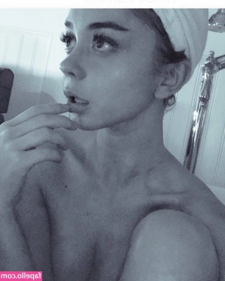 Sarah Hyland [ sarah-hyland ] - Any game recommendations? 😃
