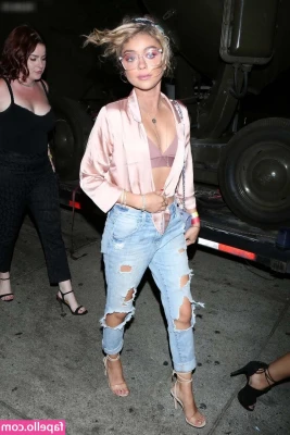 Sarah Hyland [ sarah-hyland ] - Tell me your dirty secrets 😈