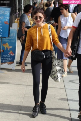 Sarah Hyland [ sarah-hyland ] - Baby you can drive my car!