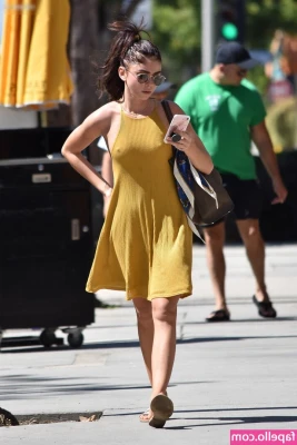 Sarah Hyland [ sarah-hyland ] - Riding a big cock and taking it doggie like a champ🥰