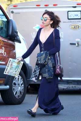 Sarah Hyland [ sarah-hyland ] - Tongue out and lick my ass ..